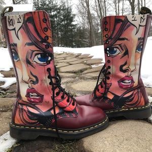Dr Martens 14 eye boot